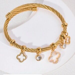 New 18k Gold plated Bangle Bracelet,